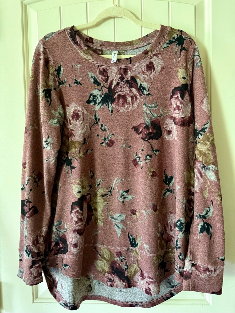 Women’s Dusty Rose Floral Long Sleeve Tee scoop bottom